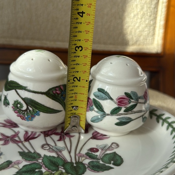 Portmeirion Botanic Garden Salt & Pepper Shaker Set - Cyclamen Repandum Design - Picture 6 of 6